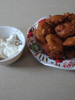 ઓનીયન પકોડા (Onion Pakoda Recipe In Gujarati) રેસીપી મુખ્ય ફોટો