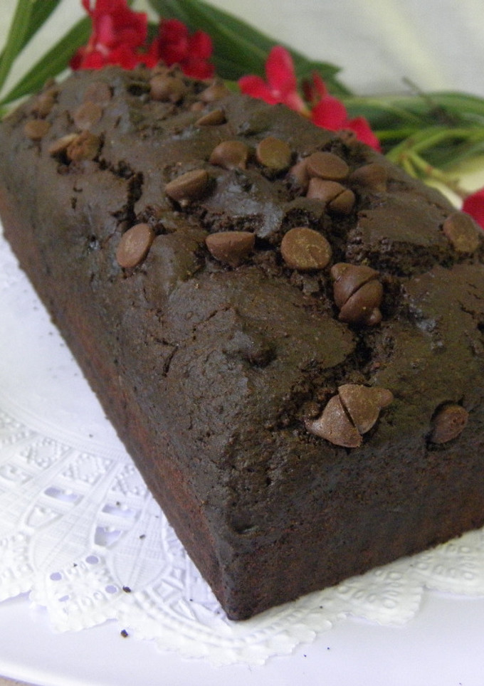 Una foto de Budín de algarroba, avena y chips de chocolate