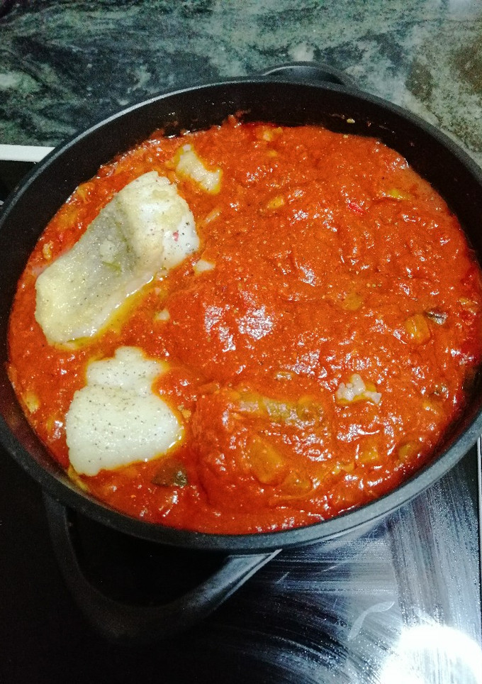 Una foto de Bacalao con tomate