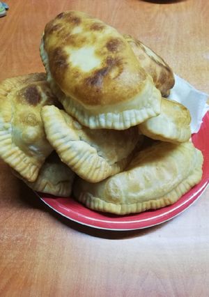 Una foto de Empanada camarón queso