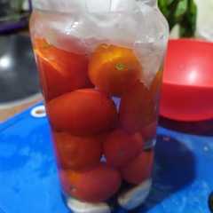 Foto principal de Fermentación salvaje de Tomates cherry's, ajo y albahaca
