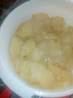 Una foto de Patatas a lo pobre en el microondas