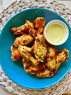 Una foto de Alitas extrapicantes al horno🍗🔥