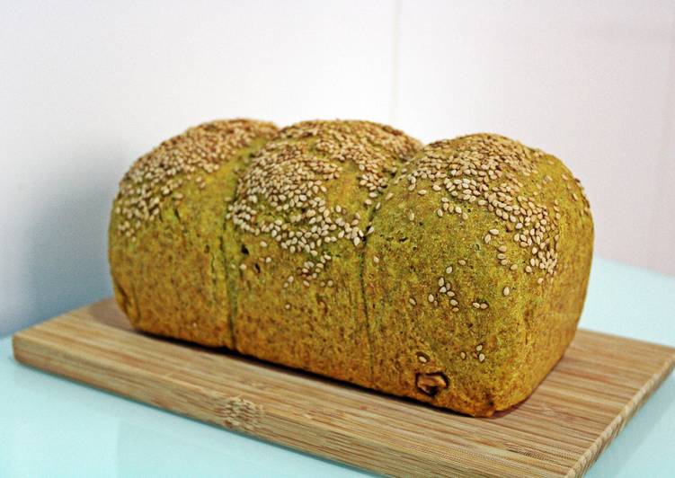 Pan de cúrcuma y nueces