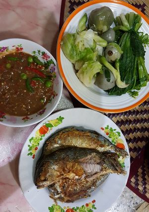 รูปของ น้ำพริก กับปลาทู กับ ผักต้ม #40บาท