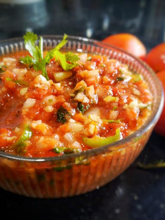 A picture of Mexican salsa(dip).