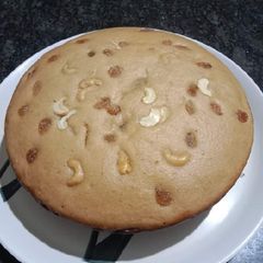 A picture of Homemade vanilla cake.