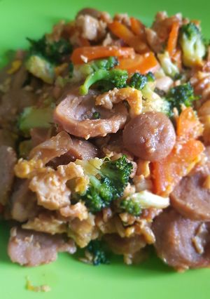 Foto resep Tumis Brokoli Bakso #MasakTanpaMicin