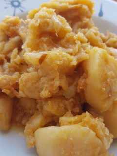 Una foto de Col lisa con patatas
