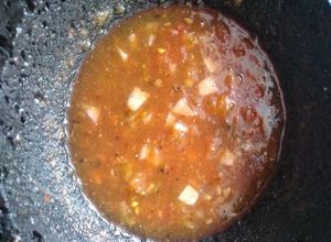 Una foto de Salsita roja molcajeteada 😊🌶️🍅