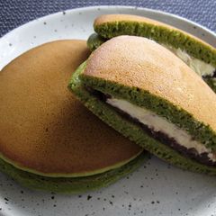 A picture of Matcha Dorayaki.
