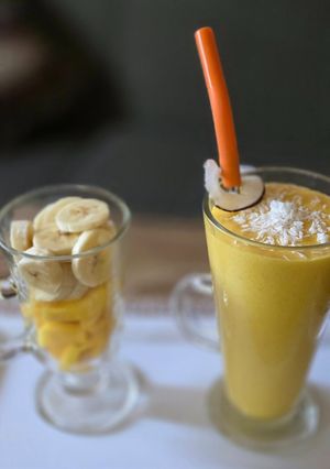 A picture of Batido de mango.