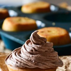 A picture of Orange Cupcakes.