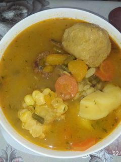 Una foto de Caldo de bola Guayaca