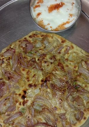A picture of Onion Parantha.