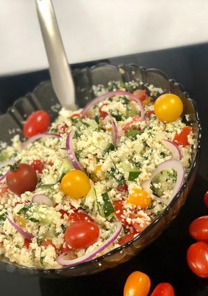 Une photo de Salade automnale de semoule de chou fleur