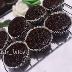 Moist chocolate cup cakes A picture of Moist chocolate cup cakes.