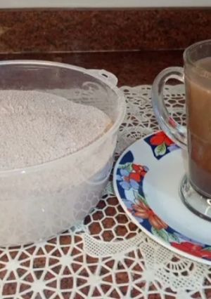 صورة لوصفة بودرة الهوت شوكليت بدون شوكولاته والطعم حكايه ☕
