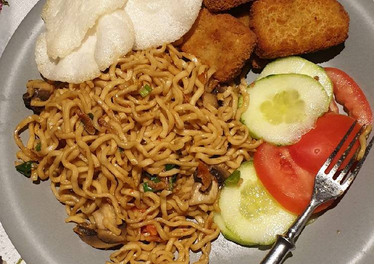 Resep Mie goreng jawa oleh Dewiii - Cookpad