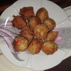 A picture of Yam balls.
