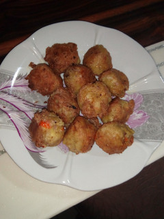A picture of Yam balls.