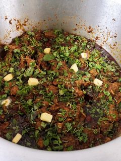 चिकन लबाबदार (chicken lababdar recipe in marathi) रेसिपी चे मुख्य फोटो