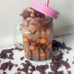 A picture of Oreo chocolate shake.