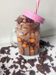 A picture of Oreo chocolate shake.