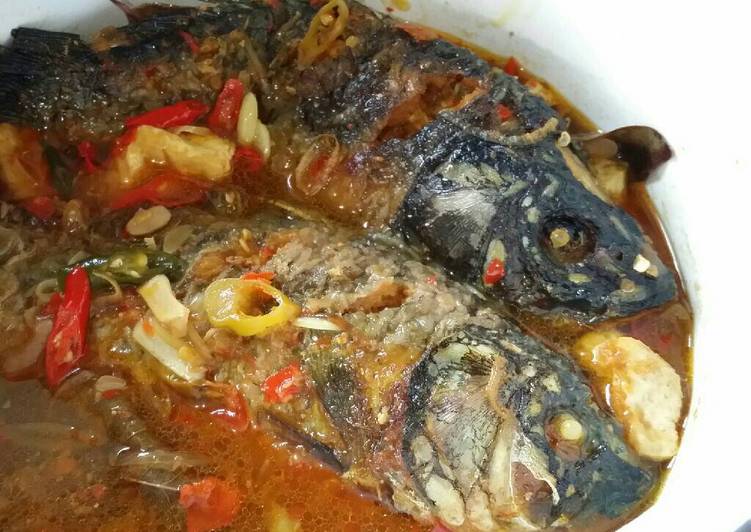 Bahan Menyiapkan Tauco Ikan Mas yang sempurna