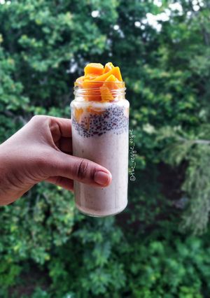 A picture of Overnight oats chia seeds with mangoes.