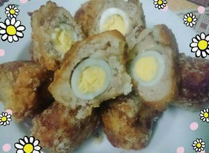 Hình của món Thịt xay cuộn trứng cút chiên xù.