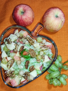 A picture of Apple Waldorf Salad.