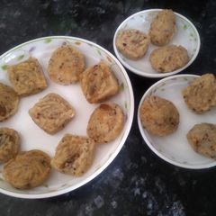 A picture of Coconut sooji burfi.