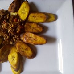 A picture of Fried plantains with scramble eggs.
