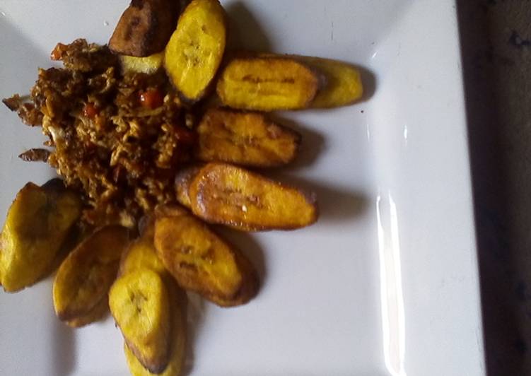 Recipe of Award-winning Fried plantains with scramble eggs