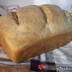 A picture of Bread with sourdough starter.