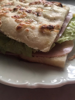 Una foto de Bocata calentito para el desayuno