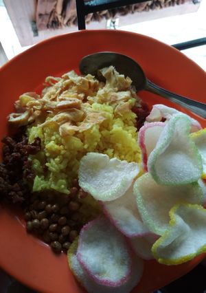 Foto resep Nasi kuning mejikom #berburucelemekemas#resolusi2019