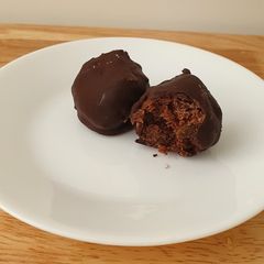 A picture of Vegan Rum Balls.