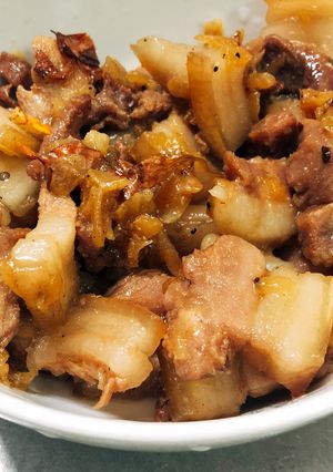 Hình của món Thịt lợn rừng kho mặn.