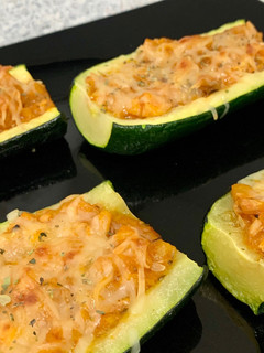 Una foto de Calabacines rellenos de pollo