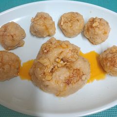 A picture of Poha Khichu Balls.