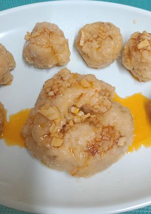 A picture of Poha Khichu Balls.