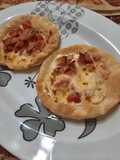 Tarteletas con tomate, huevo, jamón y queso