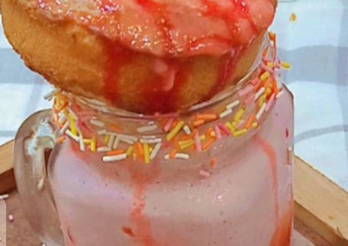 Strawberry Shake with Frozen Strawberries