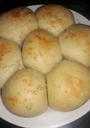 A picture of Chicken pizza Boms.