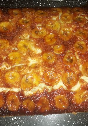Una foto de Torta de banana caramelizada