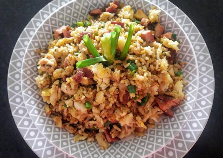 Arroz chaufa con pollo y cecina, delicioso!!