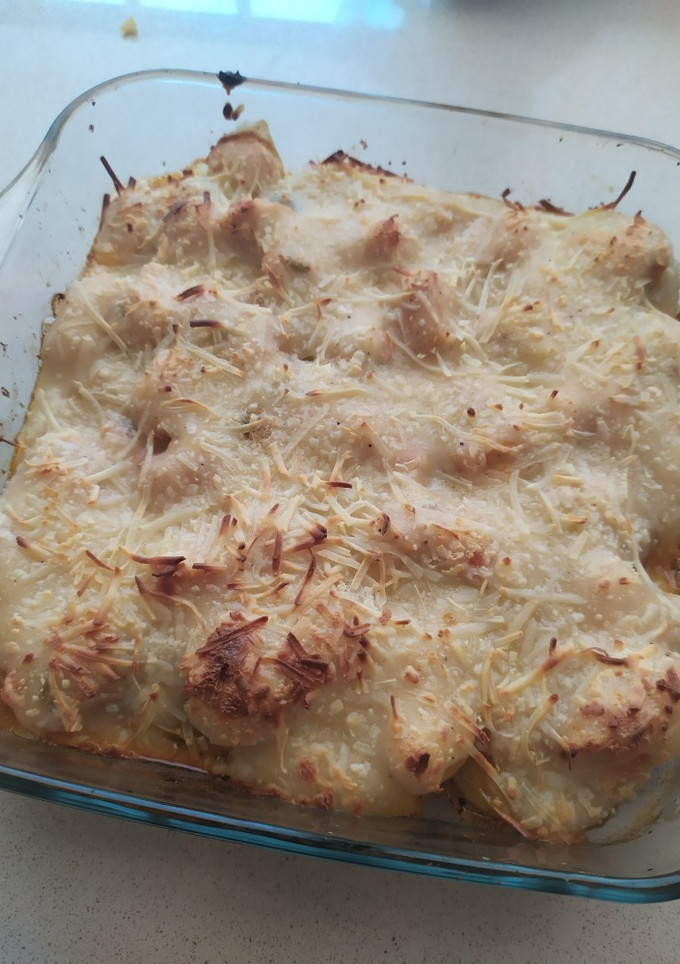 Una foto de Pastel de pollo y patatas