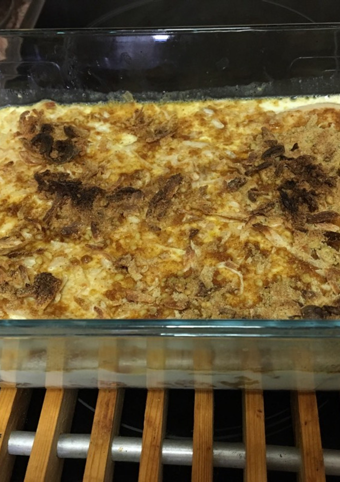 Una foto de Pechuga gratinada con sopa de cebolla